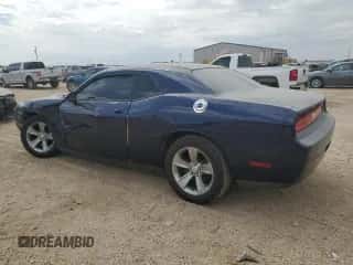 2014 Dodge Challenger SXT z VIN 2C3CDYAG5EH225579, wystawiony jako Copart lot #72506064 z przebiegiem 155 352 mil mil oraz Szkoda całkowita • Salvage title. Historia ofert i sprzedaży dostępna na DreamBid. Obrazek 2.