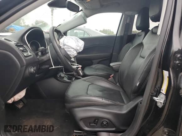 2018 Jeep Compass Limited z VIN 3C4NJDCB6JT435309, wystawiony jako Copart lot #81708385 z przebiegiem 88 825 mil mil oraz Czysty tytuł • Clean title. Historia ofert i sprzedaży dostępna na DreamBid. Obrazek 7.