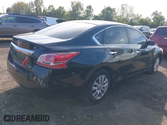 ✅ 2013 Nissan Altima SV • VIN: 1N4AL3AP3DC193814 • Lot: 43330223. Wystawiony na IAAI z przebiegiem 232 775 mil. Bezpłatny archiwum sprzedaży aukcyjnych z USA i szczegółowy raport historii pojazdu na DreamBid. Zdjęcie 4.