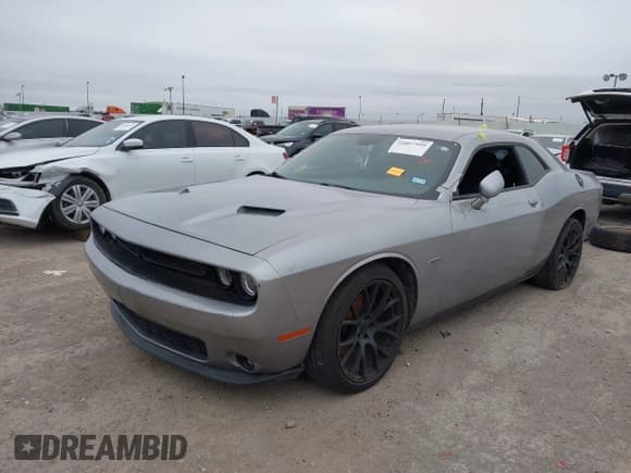 ✅ 2017 Dodge Challenger R/T Shaker • VIN: 2C3CDZBT3HH651390 • Lot: 41097999. Listed on IAAI with 128,289 mi. Free auction sales archive from the USA and detailed vehicle history report at DreamBid. Image 17.