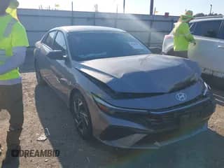 2025 Hyundai Elantra SEL Sport with VIN KMHLM4DG8SU971898, listed as a IAAI auction lot 43142927 with 6,212 mi miles and . Bid and sale history available at DreamBid. Image 1.