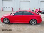 ✅ 2015 Audi S3 Prestige • VIN: WAUFFGFF3F1074252 • Lot: 42964320. Wystawiony na IAAI z przebiegiem 99 355 mil. Bezpłatny archiwum sprzedaży aukcyjnych z USA i szczegółowy raport historii pojazdu na DreamBid. Zdjęcie 15.