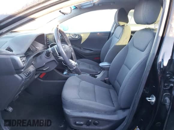 2020 Hyundai Ioniq SE с VIN KMHC75LC1LU227251, выставлен на аукционе Copart как лот 71763064 с пробегом 25 004 миль миль и Списание • Salvage title. История ставок и продаж доступна на DreamBid. Изображение 7.