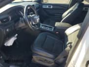 ✅ 2022 Ford Explorer ST-Line • VIN: 1FMSK7KH6NGC39741 • Lot: 85345384. Wystawiony na Copart z przebiegiem 54 740 mil. Bezpłatny archiwum sprzedaży aukcyjnych z USA i szczegółowy raport historii pojazdu na DreamBid. Zdjęcie 7.