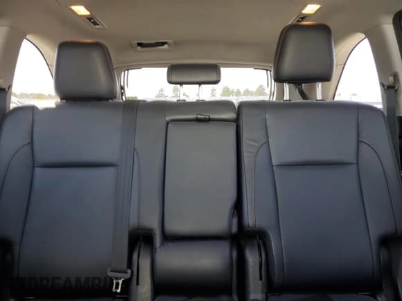 ✅ 2017 Toyota Highlander XLE • VIN: 5TDJZRFH8HS473794 • Lot: 51797145. Listed on Copart with 126,653 mi. Free auction sales archive from the USA and detailed vehicle history report at DreamBid. Image 10.