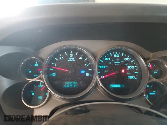 ✅ 2007 Chevrolet Silverado 2500HD Work Truck • VIN: 1GCHC29K67E549287 • Лот: 69441155. Опубликован ранее на Copart с пробегом 269 676 миль. Бесплатный доступ к архиву аукционных продаж из США и подробный отчёт об истории автомобиля на DreamBid. Изображение 9.