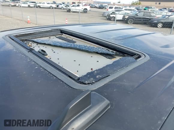 ✅ 2021 Chevrolet Silverado 1500 RST • VIN: 1GCUYEEL8MZ376540 • Lot: 42153636. Wystawiony na IAAI z przebiegiem 40 516 mil. Bezpłatny archiwum sprzedaży aukcyjnych z USA i szczegółowy raport historii pojazdu na DreamBid. Zdjęcie 6.