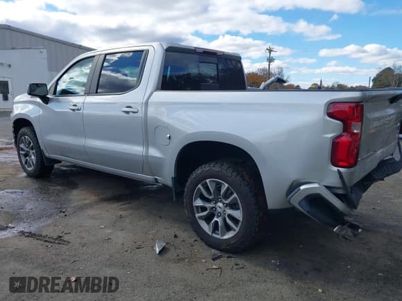✅ 2021 Chevrolet Silverado 1500 RST • VIN: 1GCUYEED6MZ305068 • Lot: 43660539. Wystawiony na IAAI z przebiegiem 56 550 mil. Bezpłatny archiwum sprzedaży aukcyjnych z USA i szczegółowy raport historii pojazdu na DreamBid. Zdjęcie 3.