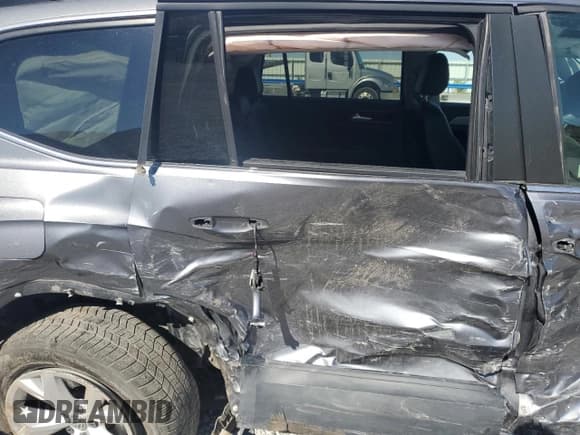 ✅ 2018 Volkswagen Atlas SE • VIN: 1V2KR2CA5JC577751 • Lot: 71287595. Listed on Copart with 84,290 mi. Free auction sales archive from the USA and detailed vehicle history report at DreamBid. Image 11.