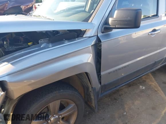 ✅ 2017 Jeep Patriot Sport • VIN: 1C4NJPBA8HD166336 • Lot: 42659960. Listed on IAAI with 75,462 mi. Free auction sales archive from the USA and detailed vehicle history report at DreamBid. Image 18.