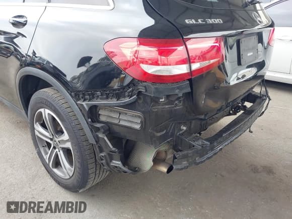✅ 2019 Mercedes-Benz GLC 300 • VIN: WDC0G4JB6KV133221 • Lot: 42349618. Listed on IAAI with 131,464 mi. Free auction sales archive from the USA and detailed vehicle history report at DreamBid. Image 19.