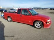 ✅ 2001 Chevrolet S-10 LS • VIN: 1GCCS19W318149851 • Lot: 45808875. Wystawiony na Copart z przebiegiem 160 218 mil. Bezpłatny archiwum sprzedaży aukcyjnych z USA i szczegółowy raport historii pojazdu na DreamBid. Zdjęcie 4.
