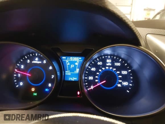 ✅ 2013 Hyundai Veloster w/Black Int • VIN: KMHTC6AD1DU109361 • Lot: 41101157. Wystawiony na IAAI z przebiegiem 119 386 mil. Bezpłatny archiwum sprzedaży aukcyjnych z USA i szczegółowy raport historii pojazdu na DreamBid. Zdjęcie 7.