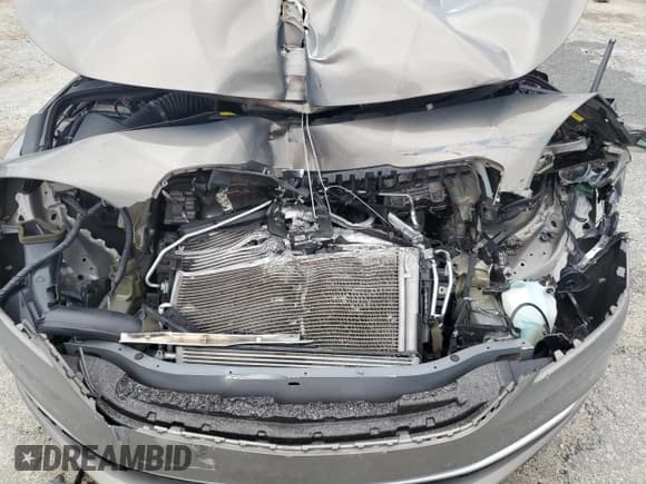 ✅ 2019 Buick LaCrosse Essence • VIN: 1G4ZP5SZ1KU108808 • Lot: 71684415. Listed on Copart with Not provided. Free auction sales archive from the USA and detailed vehicle history report at DreamBid. Image 11.