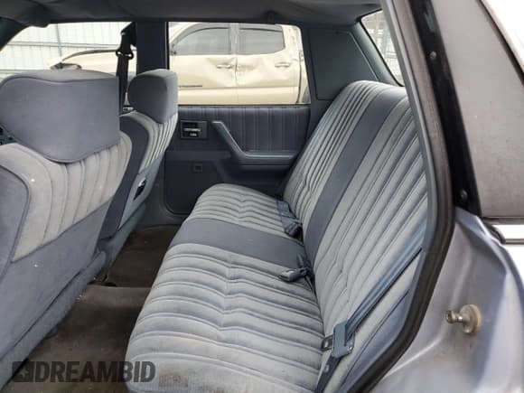 ✅ 1994 Oldsmobile Cutlass Ciera S • VIN: 1G3AG55M1R6362731 • Lot: 83832424. Wystawiony na Copart z przebiegiem 145 973 mil. Bezpłatny archiwum sprzedaży aukcyjnych z USA i szczegółowy raport historii pojazdu na DreamBid. Zdjęcie 10.