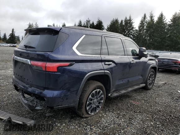 ✅ 2023 Toyota Sequoia SR5 • VIN: 7SVAAABA7PX003921 • Лот: 49842993. Опубликован ранее на Copart с пробегом Не указан. Бесплатный доступ к архиву аукционных продаж из США и подробный отчёт об истории автомобиля на DreamBid. Изображение 3.