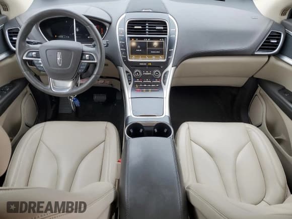 ✅ 2019 Lincoln Nautilus Standard • VIN: 2LMPJ6J95KBL18872 • Lot: 46453375. Listed on Copart with 35,307 mi. Free auction sales archive from the USA and detailed vehicle history report at DreamBid. Image 8.