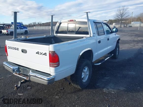 ✅ 2000 Dodge Dakota Sport • VIN: 1B7GG2AN1YS666364 • Lot: 41718320. Wystawiony na IAAI z przebiegiem 191 976 mil. Bezpłatny archiwum sprzedaży aukcyjnych z USA i szczegółowy raport historii pojazdu na DreamBid. Zdjęcie 4.