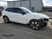 ✅ 2025 Volvo XC60 Plus • VIN: YV4H60RC1S1001411 • Lot: 49058445. Listed on Copart with 3,648 mi. Free auction sales archive from the USA and detailed vehicle history report at DreamBid. Image 4.