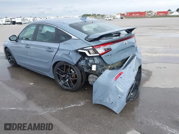 ✅ 2024 Honda Civic Sport Touring • VIN: 19XFL1G88RE011755 • Lot: 43459157. Listed on IAAI with 5,597 mi. Free auction sales archive from the USA and detailed vehicle history report at DreamBid. Image 6.