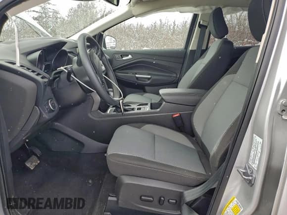 ✅ 2019 Ford Escape SE • VIN: 1FMCU9GD1KUB51645 • Лот: 95333675. Опубликован ранее на Copart с пробегом 85 719 миль. Бесплатный доступ к архиву аукционных продаж из США и подробный отчёт об истории автомобиля на DreamBid. Изображение 7.