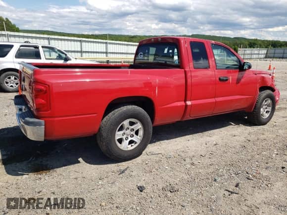 2006 Dodge Dakota SLT with VIN 1D7HW42N56S704277, listed as a Copart auction lot 55335835 with 192,724 mi miles and Salvage title. Bid and sale history available at DreamBid. Image 3.