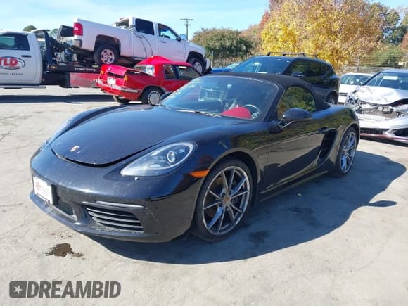✅ 2017 Porsche 718 Boxster • VIN: WP0CA2A87HS221816 • Lot: 43619804. Wystawiony na IAAI z przebiegiem 30 317 mil. Bezpłatny archiwum sprzedaży aukcyjnych z USA i szczegółowy raport historii pojazdu na DreamBid. Zdjęcie 17.