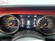 ✅ 2023 Jeep Gladiator Rubicon FarOut • VIN: 1C6JJTBM1PL551783 • Lot: 85979604. Wystawiony na Copart z przebiegiem 47 086 mil. Bezpłatny archiwum sprzedaży aukcyjnych z USA i szczegółowy raport historii pojazdu na DreamBid. Zdjęcie 9.