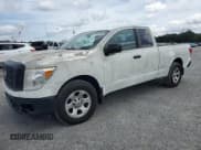 ✅ 2017 Nissan Titan S • VIN: 1N6AA1CK1HN565678 • Lot: 71806125. Wystawiony na Copart z przebiegiem 225 543 mil. Bezpłatny archiwum sprzedaży aukcyjnych z USA i szczegółowy raport historii pojazdu na DreamBid. Zdjęcie 1.