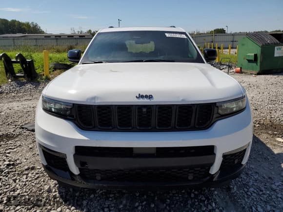 ✅ 2025 Jeep Grand Cherokee Limited • VIN: 1C4RJKBG2S8660071 • Lot: 70662735. Wystawiony na Copart z przebiegiem 4 994 mil. Bezpłatny archiwum sprzedaży aukcyjnych z USA i szczegółowy raport historii pojazdu na DreamBid. Zdjęcie 5.
