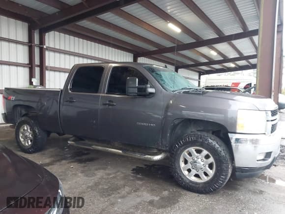 ✅ 2011 Chevrolet Silverado 2500HD LT • VIN: 1GC1KXCG9BF100288 • Lot: 43818600. Listed on IAAI with 246,365 mi. Free auction sales archive from the USA and detailed vehicle history report at DreamBid. Image 13.