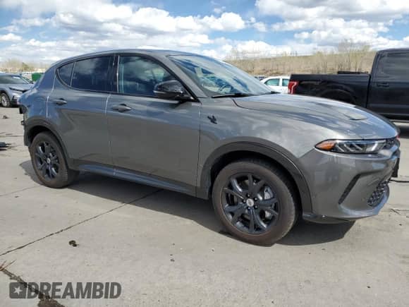 2024 Dodge Hornet R/T Plus z VIN ZACPDFDW8R3A20578, wystawiony jako Copart lot #53454865 z przebiegiem 13 345 mil mil oraz Szkoda całkowita • Salvage title. Historia ofert i sprzedaży dostępna na DreamBid. Obrazek 4.