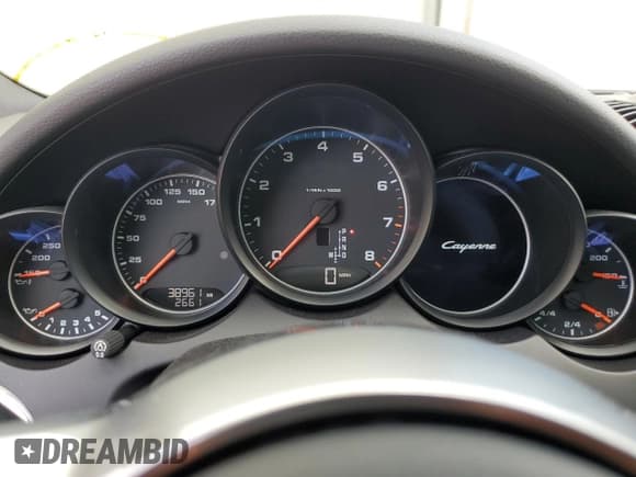 ✅ 2017 Porsche Cayenne • VIN: WP1AA2A2XHKA81682 • Lot: 44473493. Listed on Copart with 38,961 mi. Free auction sales archive from the USA and detailed vehicle history report at DreamBid. Image 9.