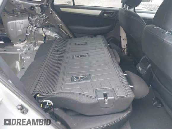 ✅ 2018 Subaru Outback Premium • VIN: 4S4BSACC4J3397366 • Lot: 40428057. Wystawiony na IAAI z przebiegiem 84 649 mil. Bezpłatny archiwum sprzedaży aukcyjnych z USA i szczegółowy raport historii pojazdu na DreamBid. Zdjęcie 8.