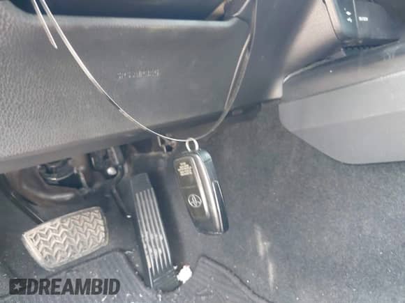 2019 Toyota Camry LE with VIN 4T1B11HK8KU175668, listed as a IAAI auction lot 43397625 with 260,310 mi miles and . Bid and sale history available at DreamBid. Image 11.