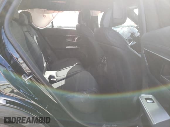 ✅ 2025 Mercedes-Benz GLC 300 • VIN: W1NKM4GB4SF286598 • Lot: 81789165. Listed on Copart with 2,585 mi. Free auction sales archive from the USA and detailed vehicle history report at DreamBid. Image 11.