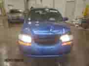 2005 Chevrolet Aveo LS z VIN KL1TD626X5B293852, wystawiony jako Copart lot #86274464 z przebiegiem 150 052 mil mil oraz Nie do naprawy • Non repairable. Historia ofert i sprzedaży dostępna na DreamBid. Obrazek 5.