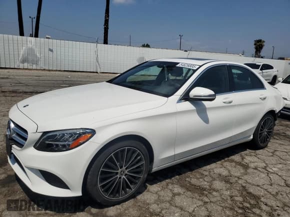 ✅ 2019 Mercedes-Benz C 300 • VIN: 55SWF8DB7KU298133 • Lot: 54626885. Wystawiony na Copart z przebiegiem 21 281 mil. Bezpłatny archiwum sprzedaży aukcyjnych z USA i szczegółowy raport historii pojazdu na DreamBid. Zdjęcie 1.
