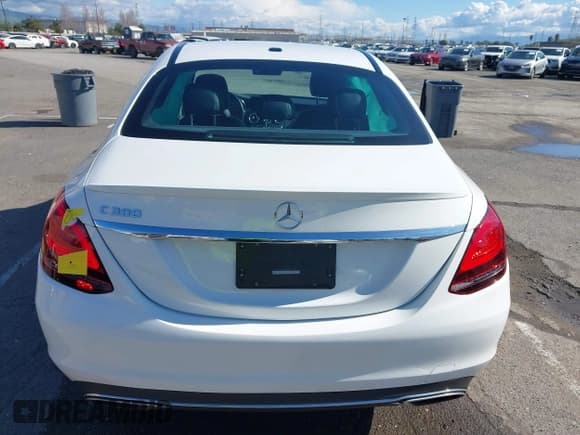 ✅ 2019 Mercedes-Benz C 300 • VIN: 55SWF8DB0KU318691 • Лот: 41751526. Опубликован ранее на IAAI с пробегом 63 608 миль. Бесплатный доступ к архиву аукционных продаж из США и подробный отчёт об истории автомобиля на DreamBid. Изображение 16.