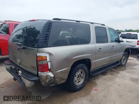 ✅ 2003 GMC Yukon XL SLT • VIN: 3GKEC16Z33G170575 • Лот: 41909110. Опубликован ранее на IAAI с пробегом 254 832 миль. Бесплатный доступ к архиву аукционных продаж из США и подробный отчёт об истории автомобиля на DreamBid. Изображение 4.