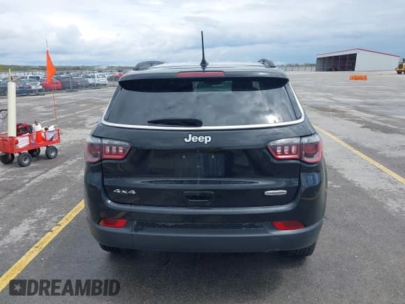 ✅ 2021 Jeep Compass Altitude • VIN: 3C4NJDBB6MT564236 • Lot: 42176870. Listed on IAAI with 66,258 mi. Free auction sales archive from the USA and detailed vehicle history report at DreamBid. Image 17.