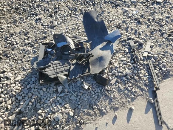 ✅ 2013 Ford C-Max SEL • VIN: 1FADP5CU9DL557024 • Лот: 90736325. Опубликован ранее на Copart с пробегом Не указан. Бесплатный доступ к архиву аукционных продаж из США и подробный отчёт об истории автомобиля на DreamBid. Изображение 13.