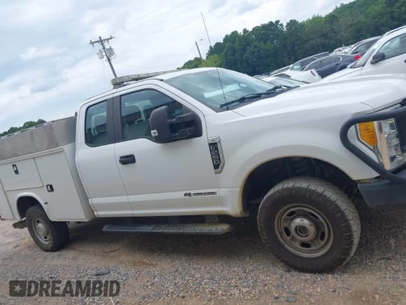 ✅ 2017 Ford F-250 • VIN: 1FD7X2BT3HED33204 • Lot: 42763137. Listed on IAAI with 125,270 mi. Free auction sales archive from the USA and detailed vehicle history report at DreamBid. Image 15.