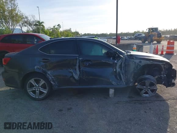 ✅ 2011 Lexus IS 350 • VIN: JTHBE5C23B5027797 • Lot: 43831859. Listed on IAAI with 161,328 mi. Free auction sales archive from the USA and detailed vehicle history report at DreamBid. Image 13.