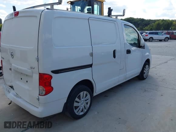 ✅ 2019 Nissan NV200 SV • VIN: 3N6CM0KN1KK706381 • Lot: 42845727. Wystawiony na IAAI z przebiegiem 92 700 mil. Bezpłatny archiwum sprzedaży aukcyjnych z USA i szczegółowy raport historii pojazdu na DreamBid. Zdjęcie 4.