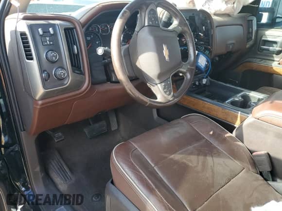 2016 Chevrolet Silverado 3500HD High Country с VIN 1GC4K1E82GF261248, выставлен на аукционе Copart как лот 57474855 с пробегом Не указан миль и Списание • Salvage title. История ставок и продаж доступна на DreamBid. Изображение 8.