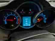 2011 Chevrolet Cruze LS z VIN 1G1PC5SH2B7126630, wystawiony jako Copart lot #69132675 z przebiegiem 136 760 mil mil oraz Szkoda całkowita • Salvage title. Historia ofert i sprzedaży dostępna na DreamBid. Obrazek 9.