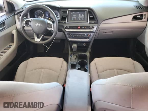 2019 Hyundai Sonata SE z VIN 5NPE24AFXKH754166, wystawiony jako Copart lot #85295605 z przebiegiem 89 839 mil mil oraz Czysty tytuł • Clean title. Historia ofert i sprzedaży dostępna na DreamBid. Obrazek 8.