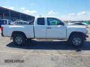 ✅ 2020 Toyota Tacoma SR • VIN: 5TFRX5GN2LX177453 • Lot: 43285689. Wystawiony na IAAI z przebiegiem 100 011 mil. Bezpłatny archiwum sprzedaży aukcyjnych z USA i szczegółowy raport historii pojazdu na DreamBid. Zdjęcie 14.