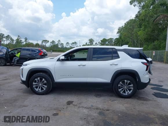 2025 Chevrolet Equinox FWD LT с VIN 3GNAXHEG2SL115457, выставлен на аукционе IAAI как лот 42191830 с пробегом 807 миль миль и . История ставок и продаж доступна на DreamBid. Изображение 14.